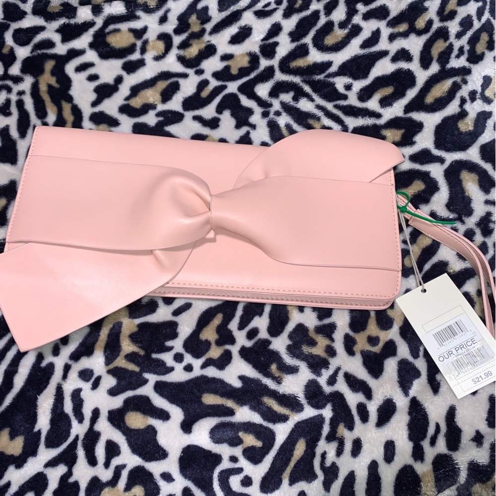 Soft Pink Women's Clutch Purse Zip Closure Wrist Strap Bow Front New with Tags